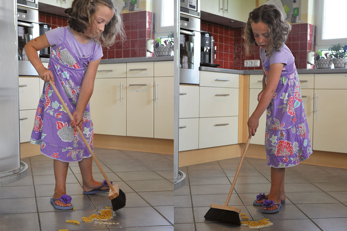 Kinderstubenbesen 4EverSpiel BLS GmbH, Kopernikusstraße 1, 74670 Forchtenberg; Kontakt: mail@bls.de