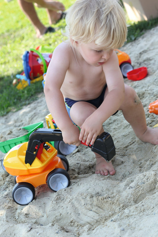 GOWI - Bulldozer mit Heckschaufel GOWI® GOWI GmbH, Wertheimweg 12, 8630 Mariazell, Österreich; office@gowi.at
