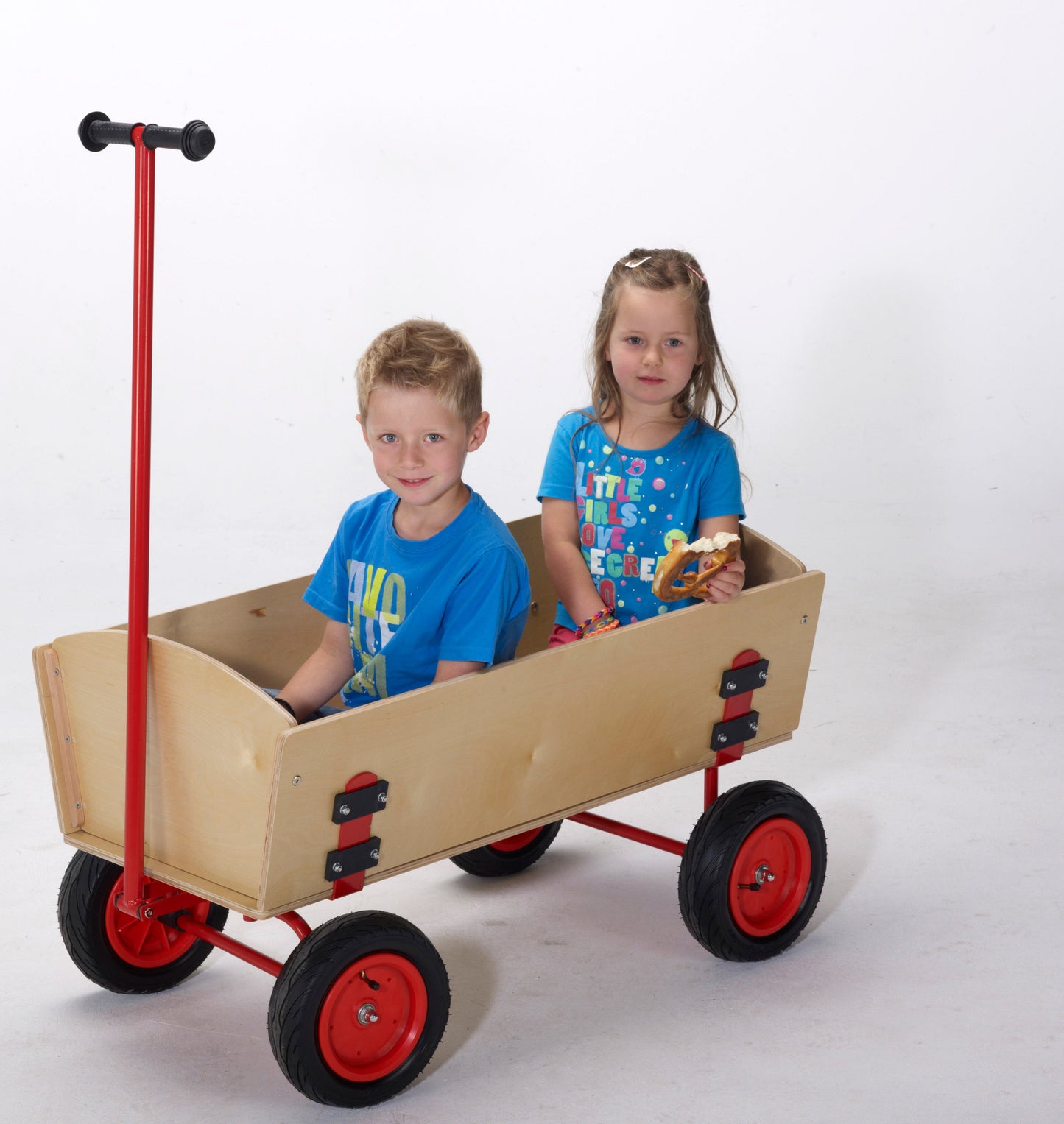 Bollerwagen - Roll-Boll SommerMobil BLS GmbH, Kopernikusstraße 1, 74670 Forchtenberg; Kontakt: mail@bls.de