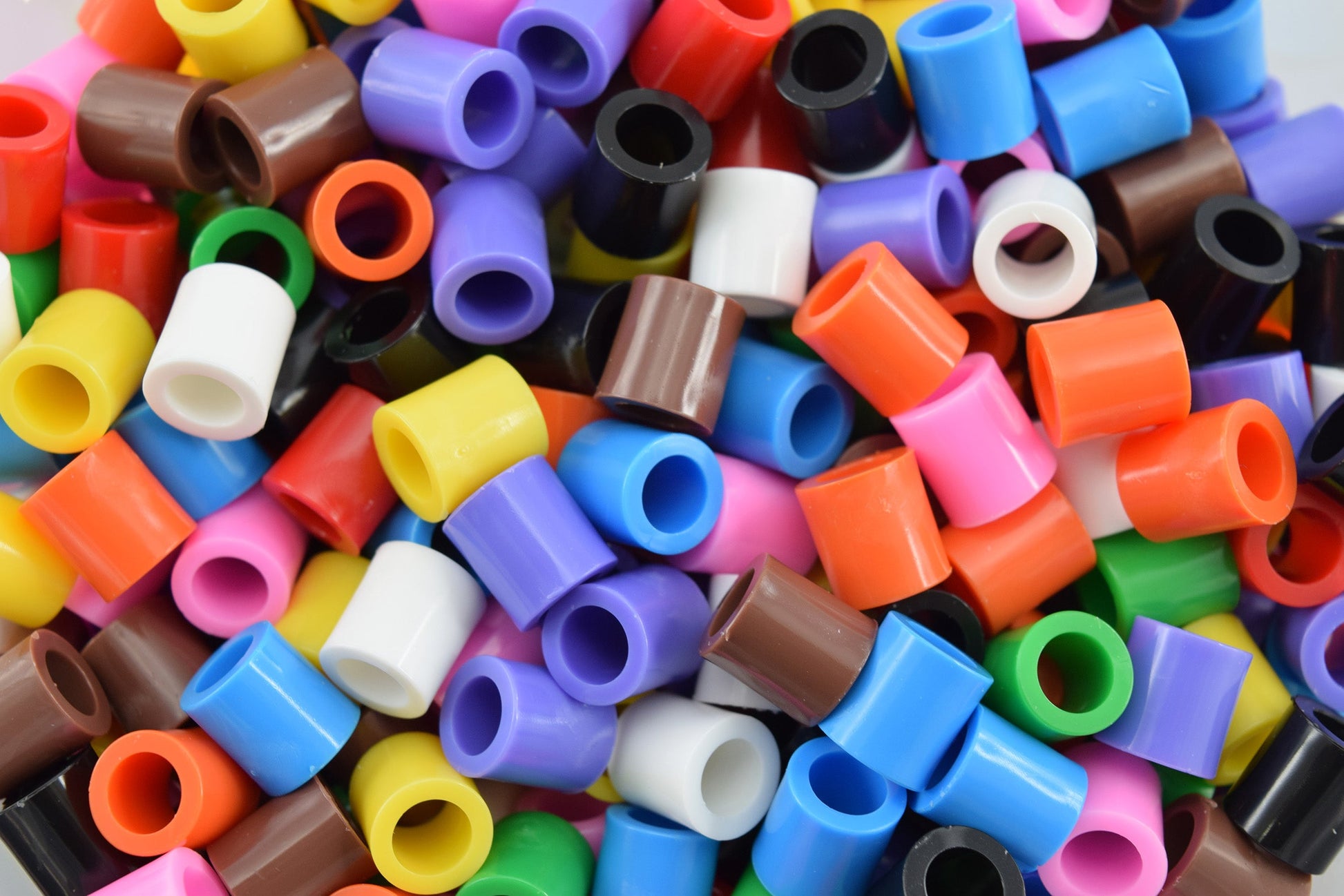 XL Bügelperlen - Vollton Avantgarde BLS GmbH, Kopernikusstraße 1, 74670 Forchtenberg; Kontakt: mail@bls.de