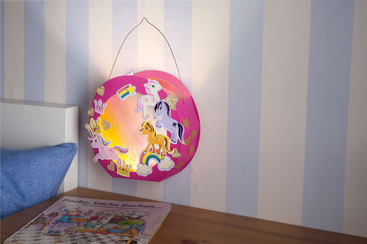 Laternen Bastelset – Pony Folia, Max Bringmann KG, Johann-Höllfritsch-Str. 37, 90530 Wendelstein, E-Mail: info@folia.de