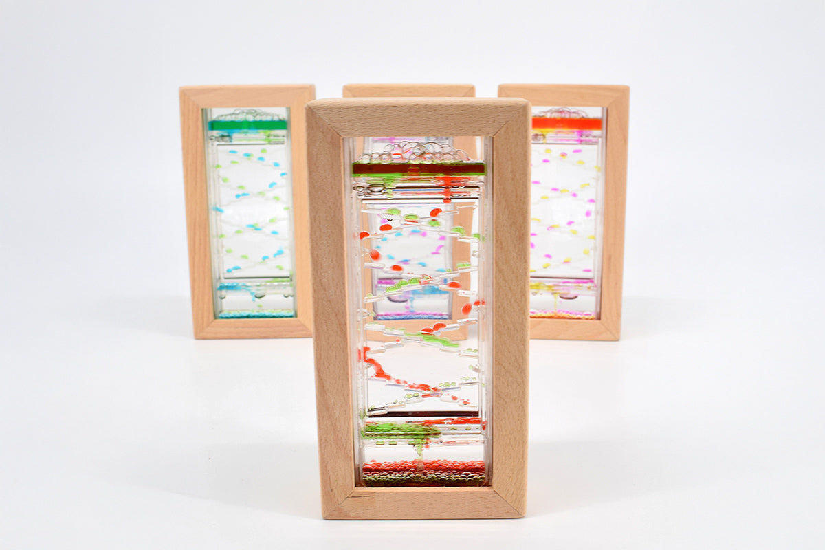 Petit escalier en forme de sablier - bois