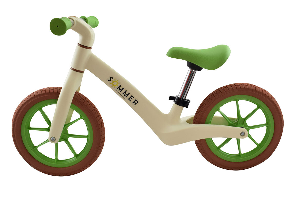 vélo d'équilibre d'été