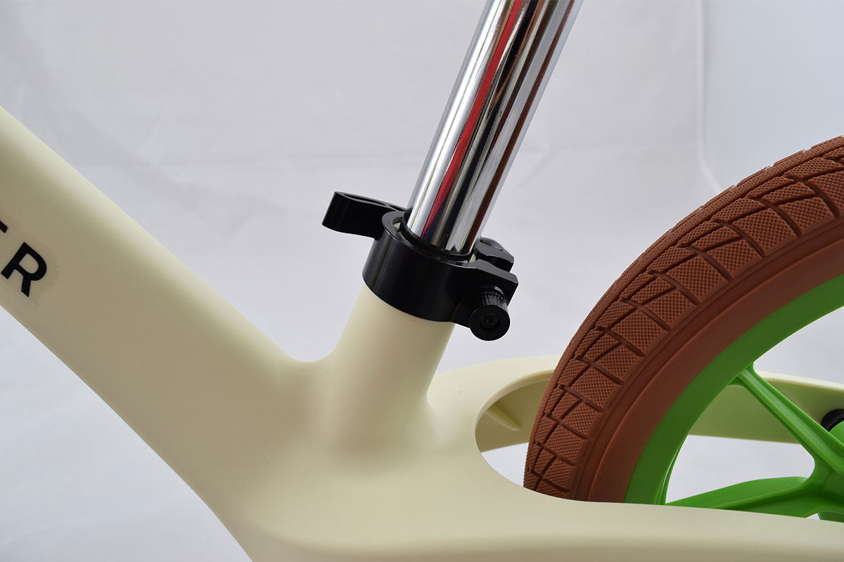 vélo d'équilibre d'été