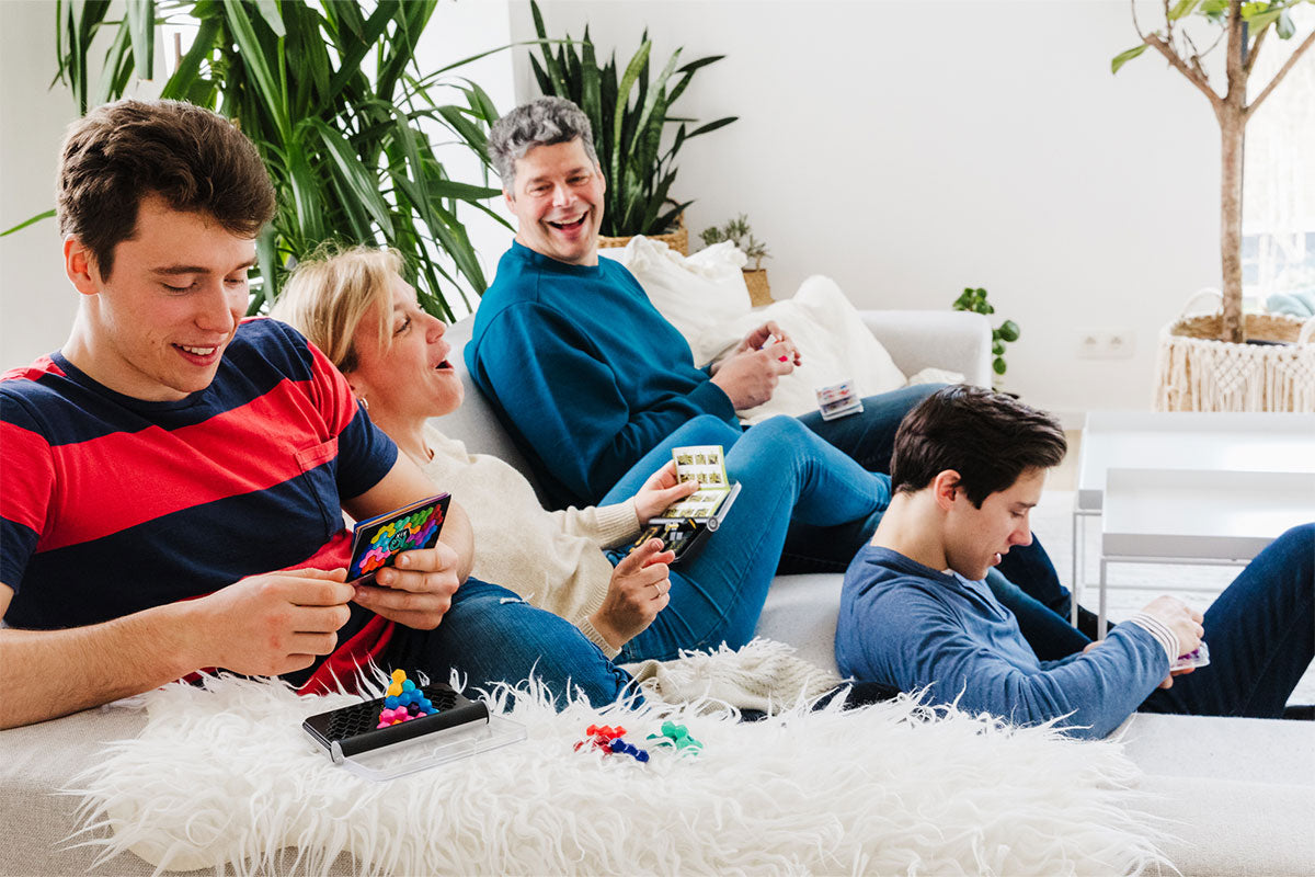 IQ Six PRO CHiLA GmbH ...einfach gutes Spielzeug! Kopernikusstraße 1, 74670 Forchtenberg, E-Mail: info@chila.de