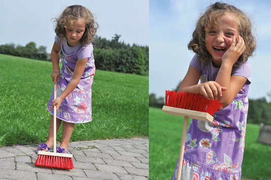 Kinderstraßenbesen 4EverSpiel BLS GmbH, Kopernikusstraße 1, 74670 Forchtenberg; Kontakt: mail@bls.de