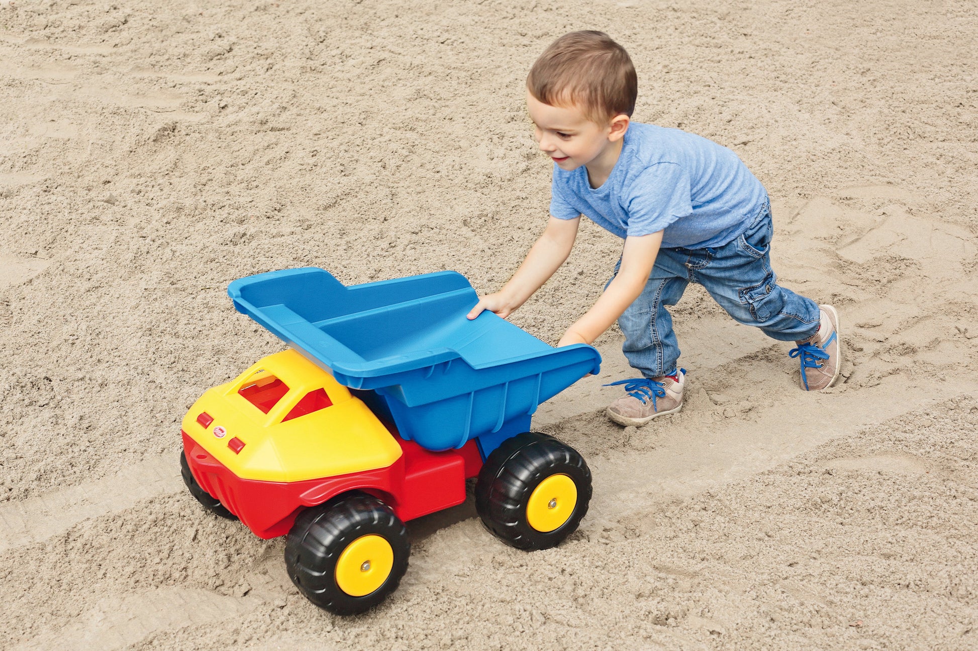 GOWI - Giant Truck XXL GOWI® GOWI GmbH, Wertheimweg 12, 8630 Mariazell, Österreich; office@gowi.at